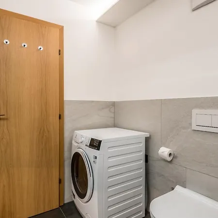 Apartment Erina App B2