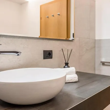 Erina App B2 Apartment